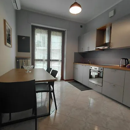 Casa Garibaldi Storica 3 Da Letto * Άστι