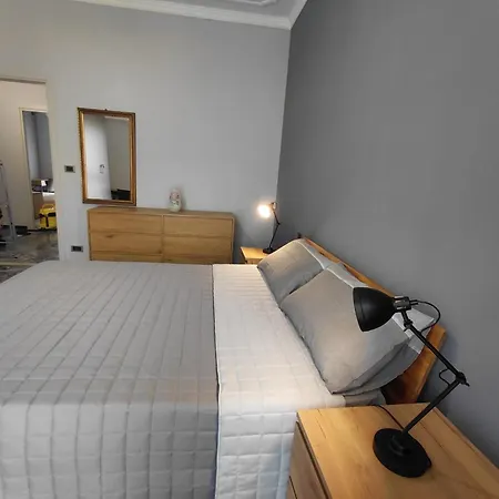Casa Garibaldi Storica 3 Da Letto شقة