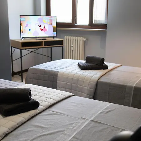Casa Garibaldi Storica 3 Da Letto Διαμέρισμα Άστι
